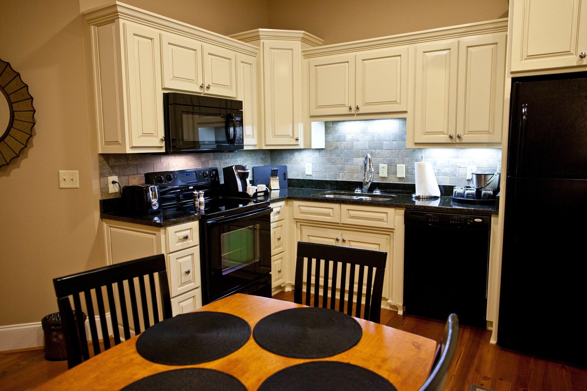 Bleckley Inn Anderson Bagian luar foto