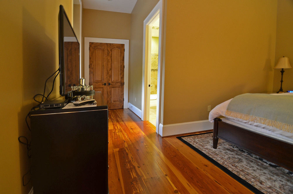 Bleckley Inn Anderson Bagian luar foto